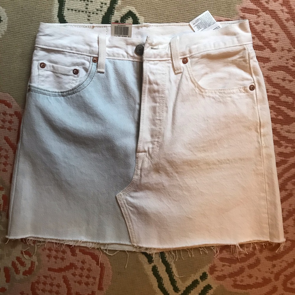 Levi’s denim skirt NWT